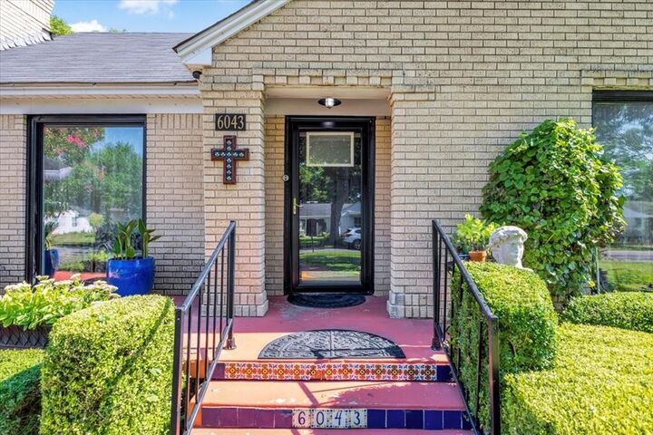 Property Photo: 6043 Overlook Drive TX 75227