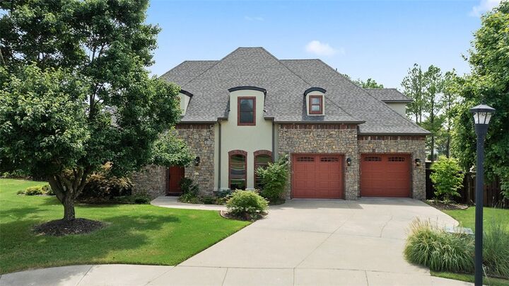 1100 NE Thorn Hill Road  Bentonville AR 72712 photo