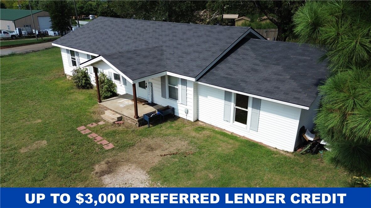 Property Photo: 3714 E Heritage Parkway AR 72730