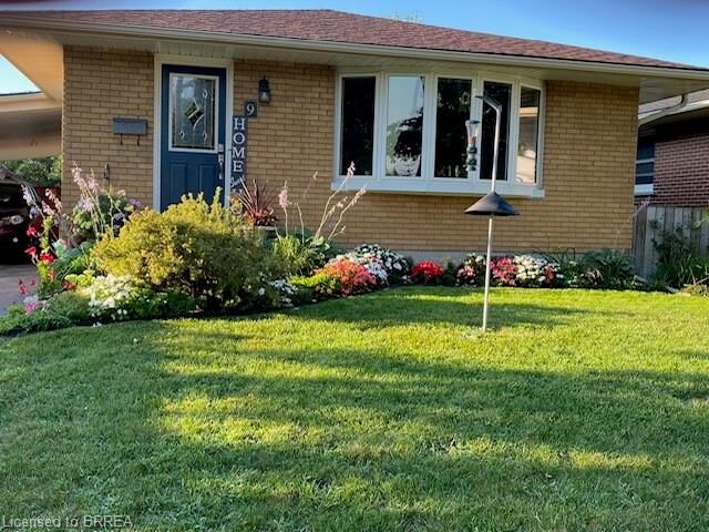 Property Photo: 9 Blueridge Crescent ON N3R 5E6