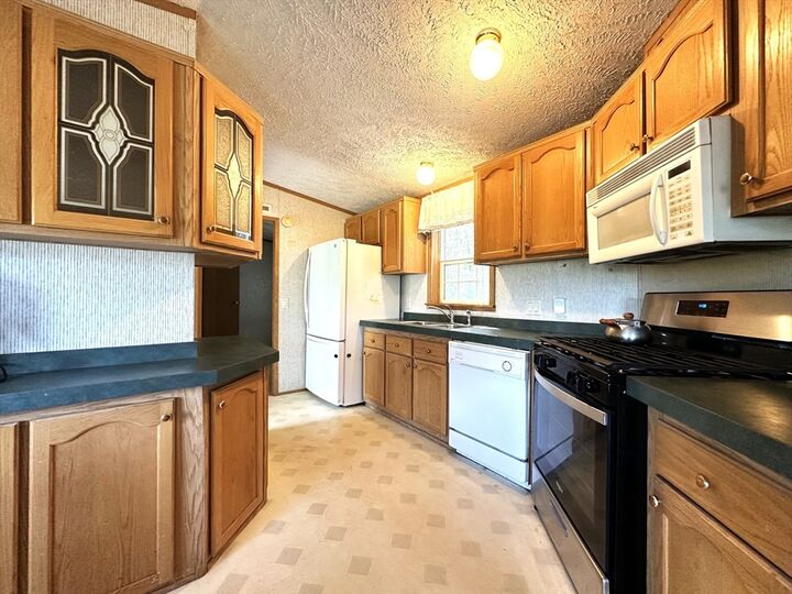 Property Photo:  10 Eldorado Drive  MA 01752 