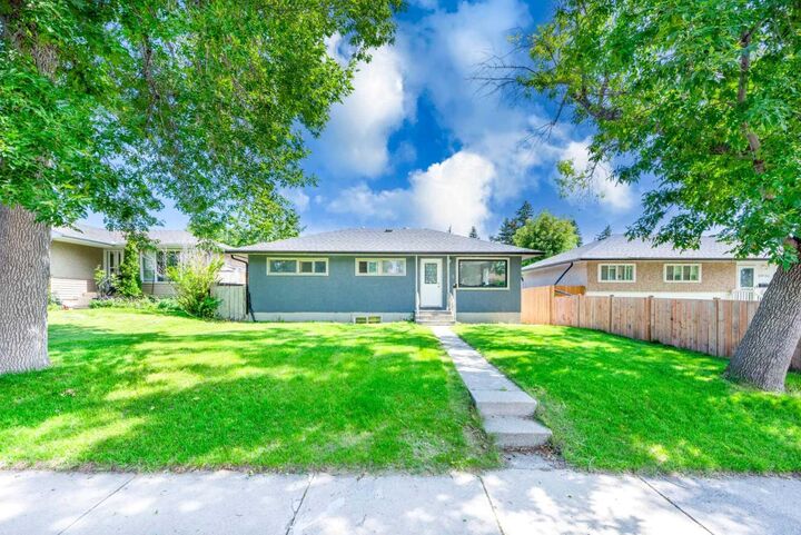 Property Photo:  2210 35 Street SE  AB T2B 0X1 