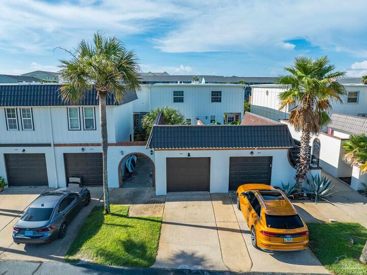 Property Photo:  1700 Via Deluna Dr  FL 32561 
