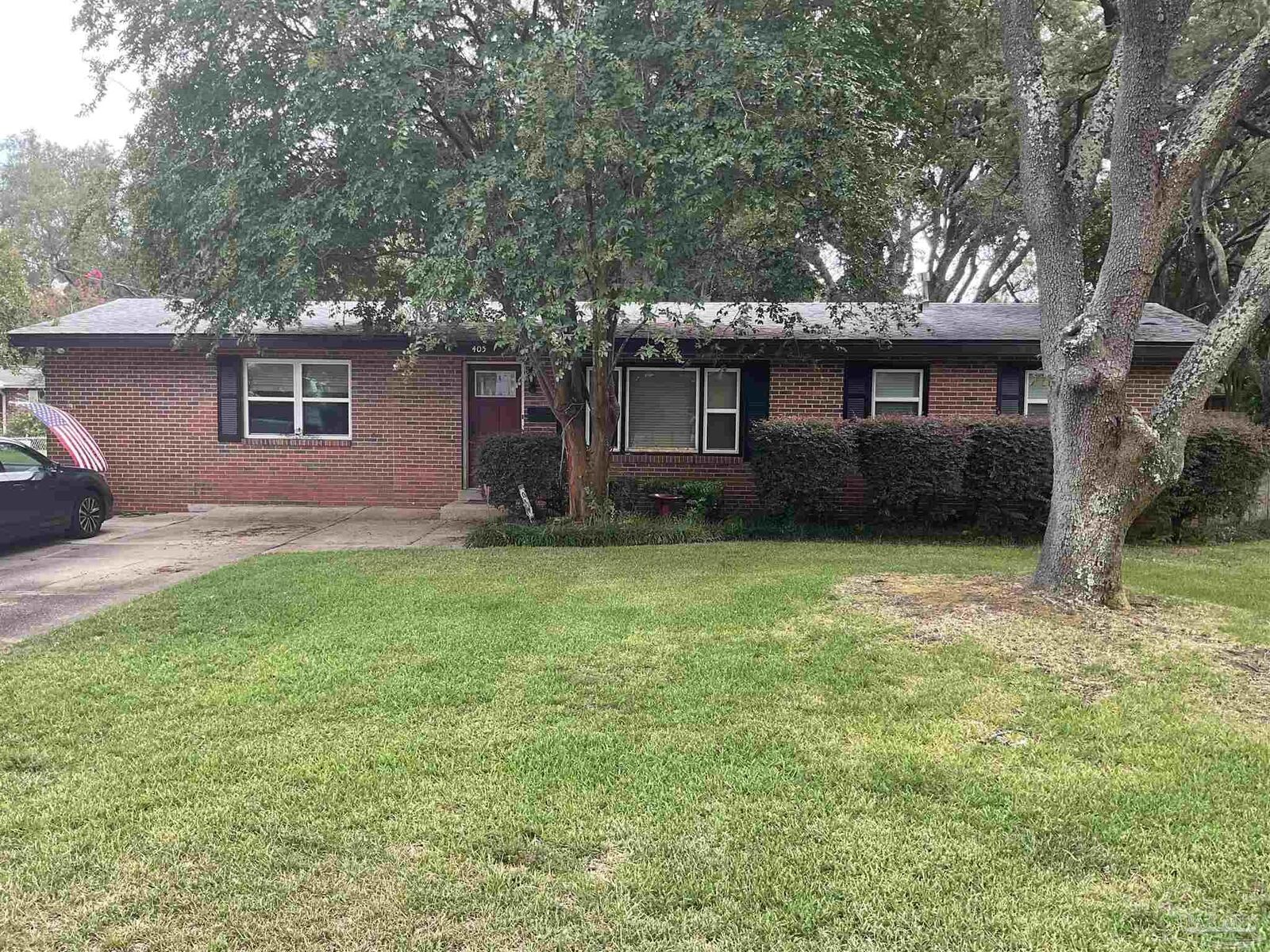 Property Photo: 405 York St FL 32561