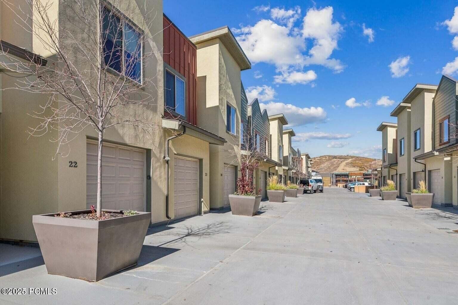 Property Photo:  6169 S Park Lane Unit 22  UT 84098 