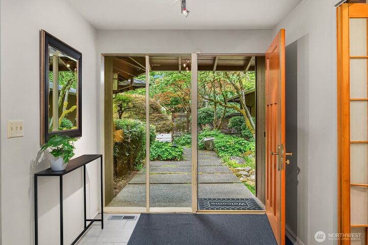 Property Photo:  8509 NE 27th Place  WA 98004 
