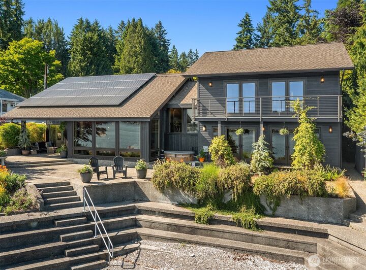 Property Photo:  9707 SW Quartermaster Drive  WA 98070 