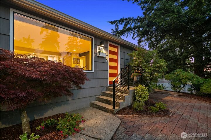 Property Photo: 14047 Burke Avenue N WA 98133