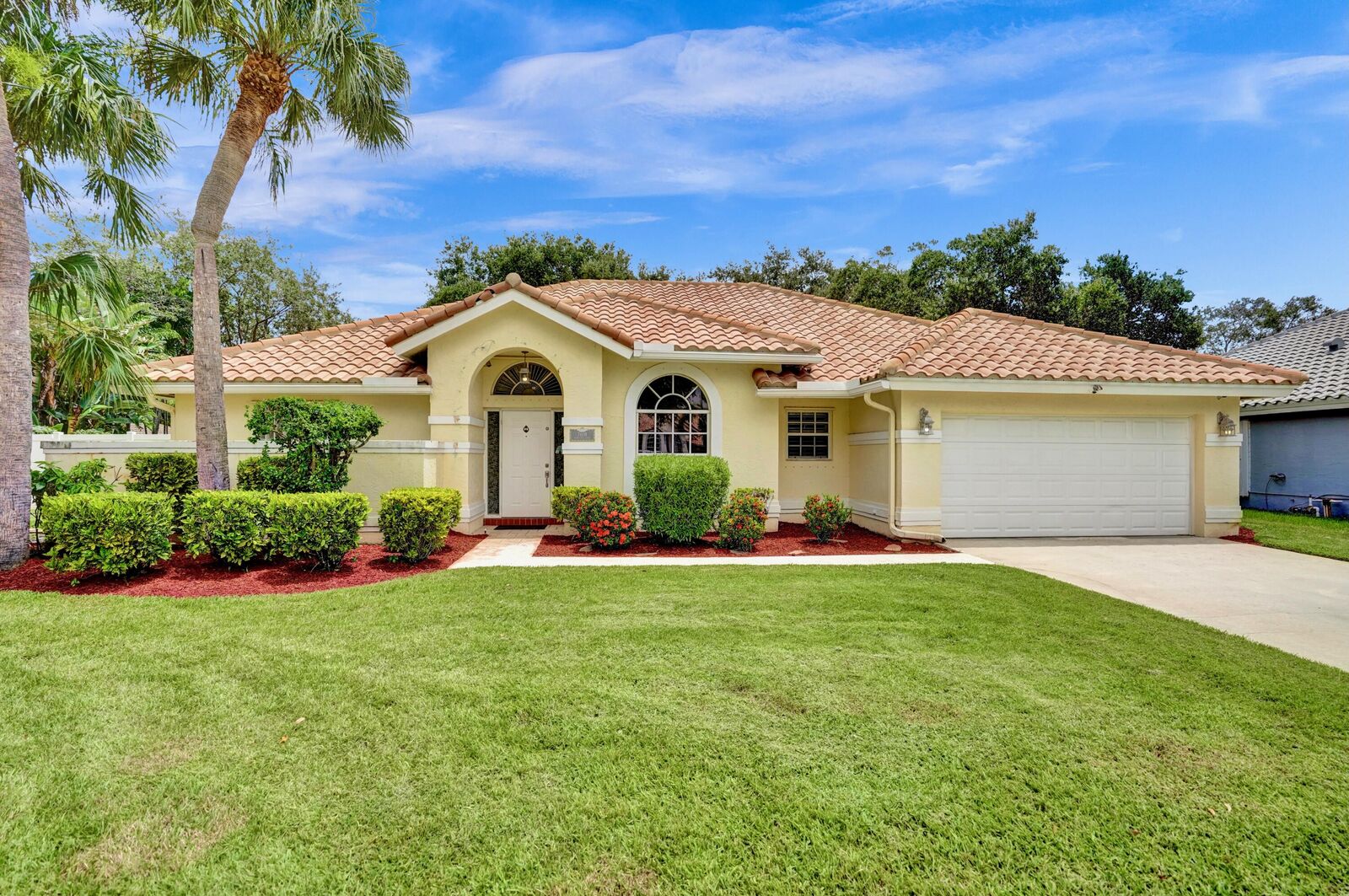 Property Photo:  7608 Monclair Court  FL 33467 