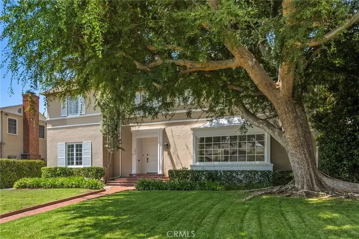 Property Photo:  609 N Oakhurst Drive  CA 90210 