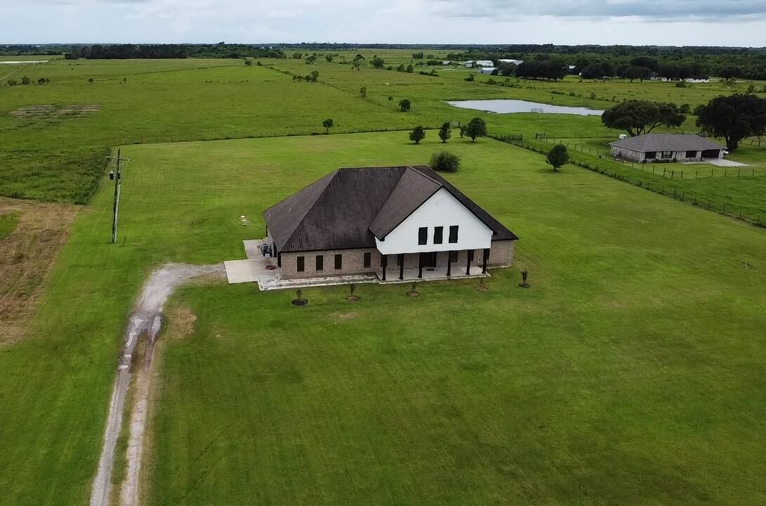 Property Photo:  13979 Shellhammer Rd.  TX 77665 