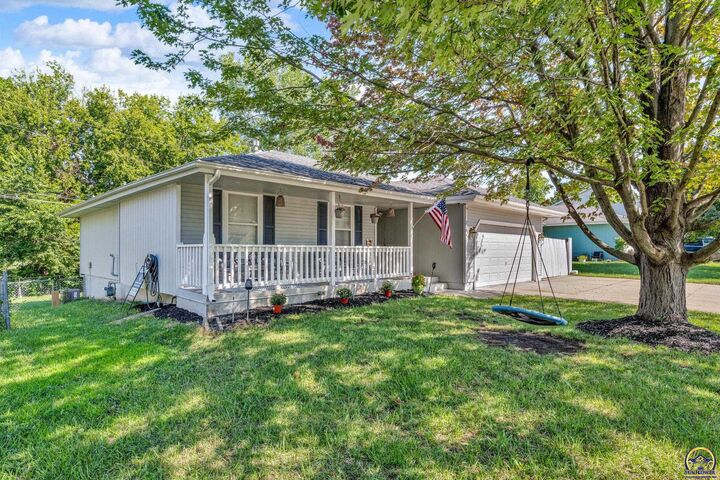 2604 SW Ancaster Rd  Topeka KS 66614 photo
