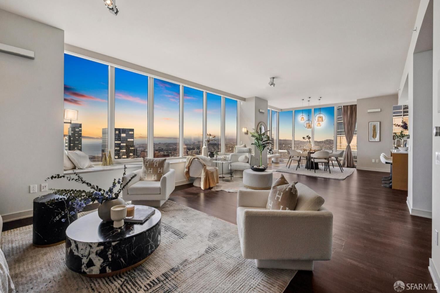Property Photo:  301 Mission Street 56D  CA 94105 
