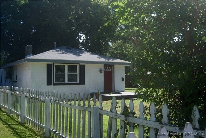 Property Photo: 712 Amanda B Cole Avenue IN 47130
