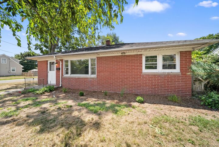 Property Photo:  1820 Dean Street  CT 06512 