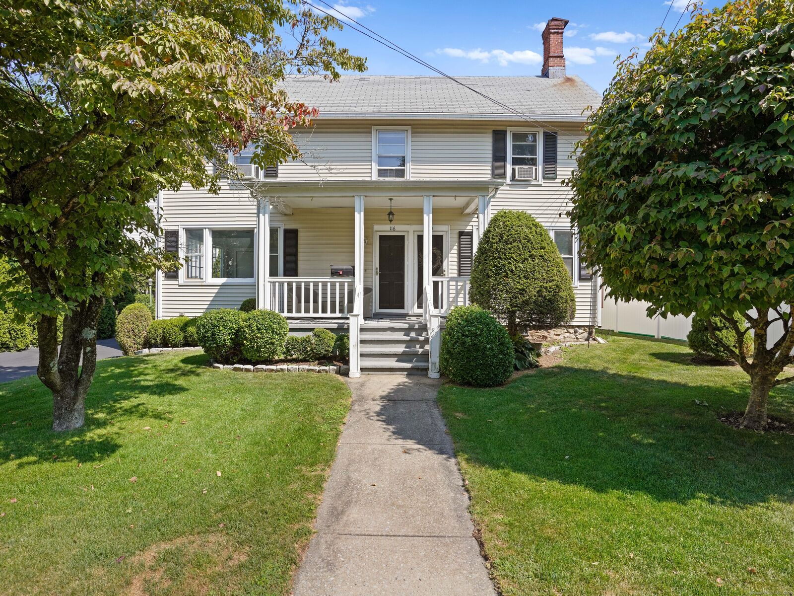 Property Photo:  118 East Avenue  CT 06840 