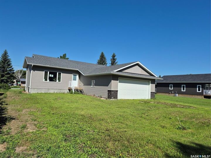 Property Photo: 620 Lunn Street SK S0K 0J0