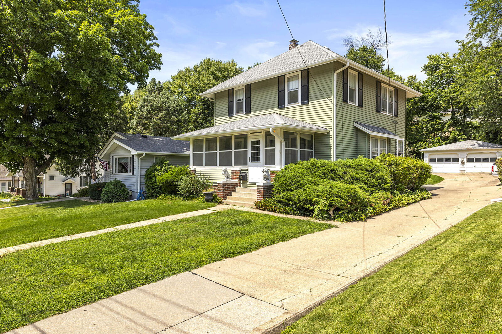 Property Photo:  222 Locust Lodge  Avenue  IA 51503 