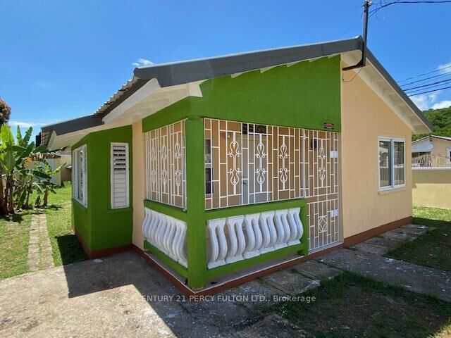 Property Photo:  2 Moltan Close E