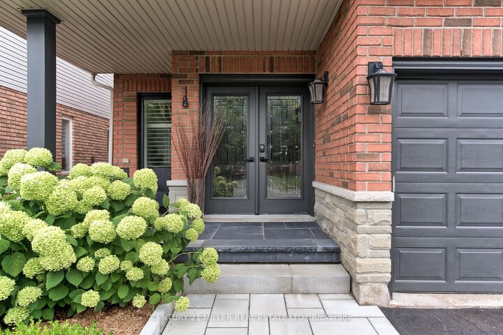 Photo de la propriété: 54 Hickory Crescent ON L3M 5P9