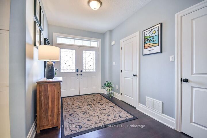 Property Photo:  99 Jewel House Lane  ON L4N 5X1 