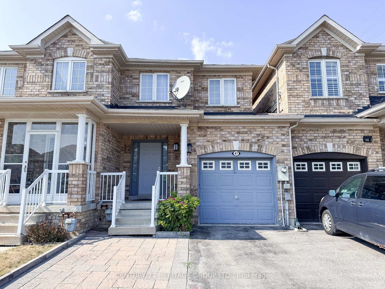 Photo de la propriété: 47 Christephen Crescent ON L4S 2S6