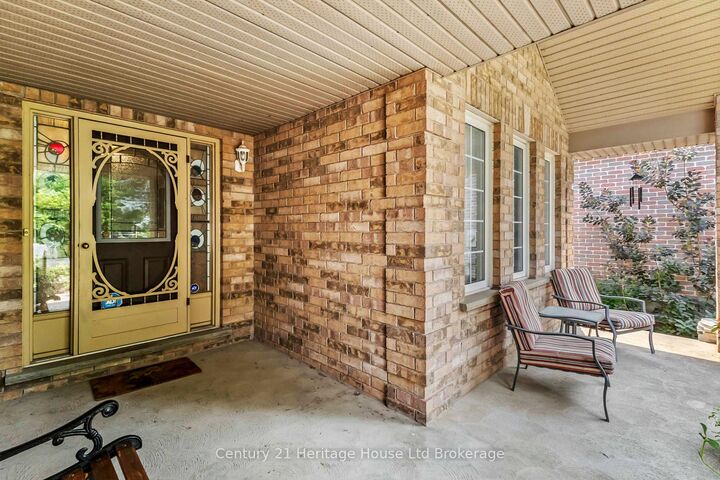 Property Photo:  739 Thornwood Drive  ON N6H 5S6 