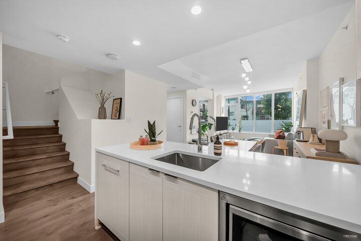 Property Photo: 6785 Marlborough Avenue BC V5J 0J3