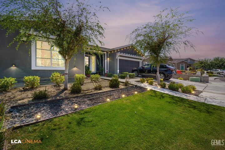 Property Photo:  5913 Hawthorn Tree Lane  CA 93313 
