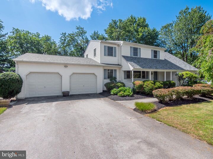 Property Photo:  226 Retford Lane  PA 19380 