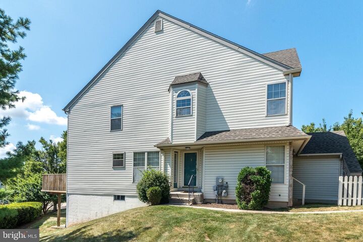 Property Photo:  106 Larkspur Court  PA 18914 