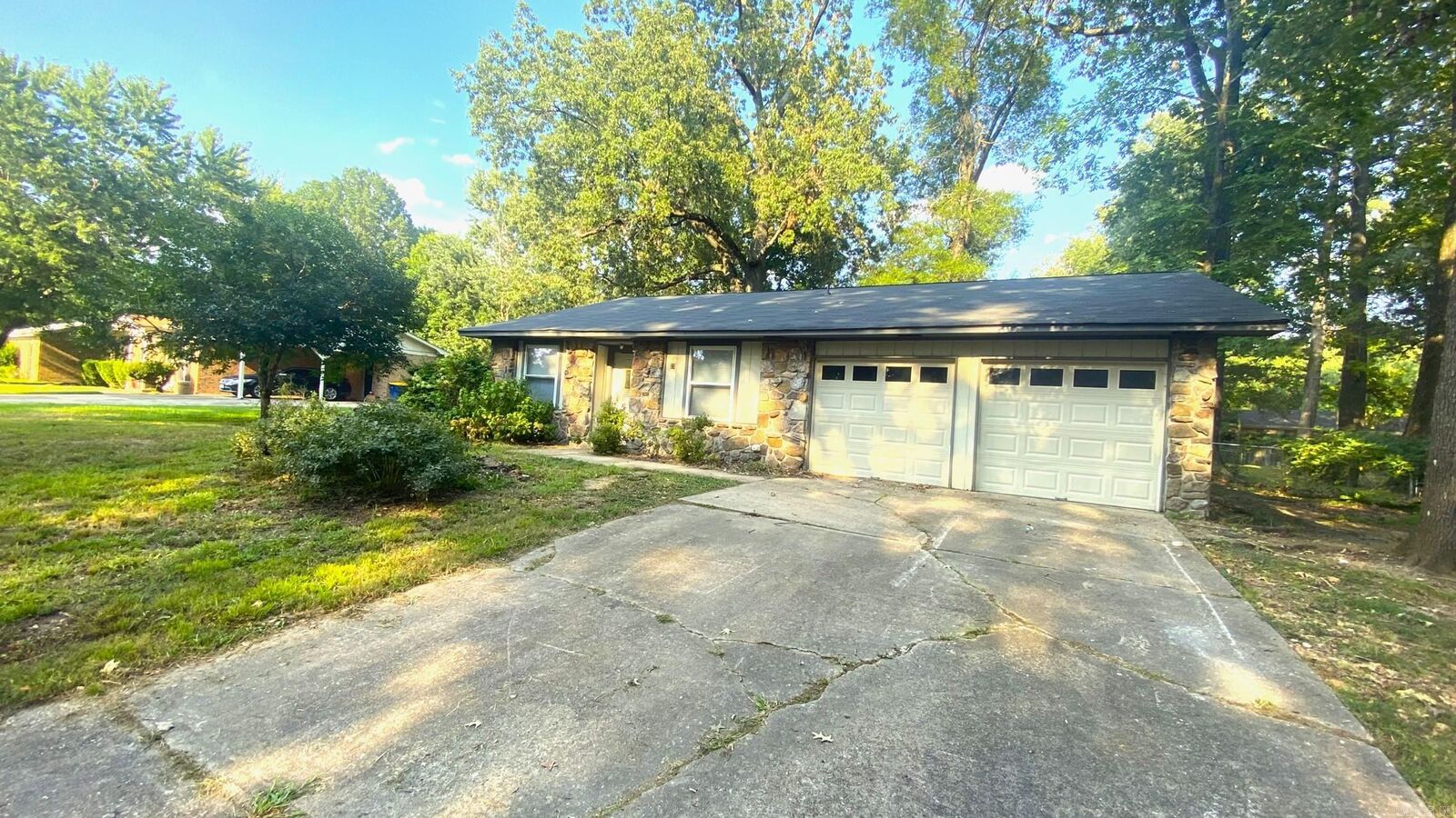 Property Photo: 23 Barnwell Drive AR 72023