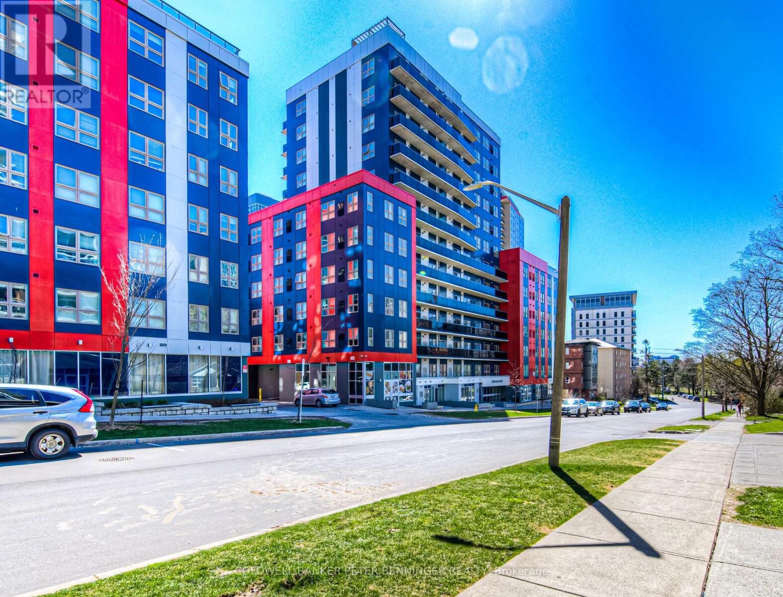 Property Photo:  258A Sunview Street 1113  ON N2L 0H6 