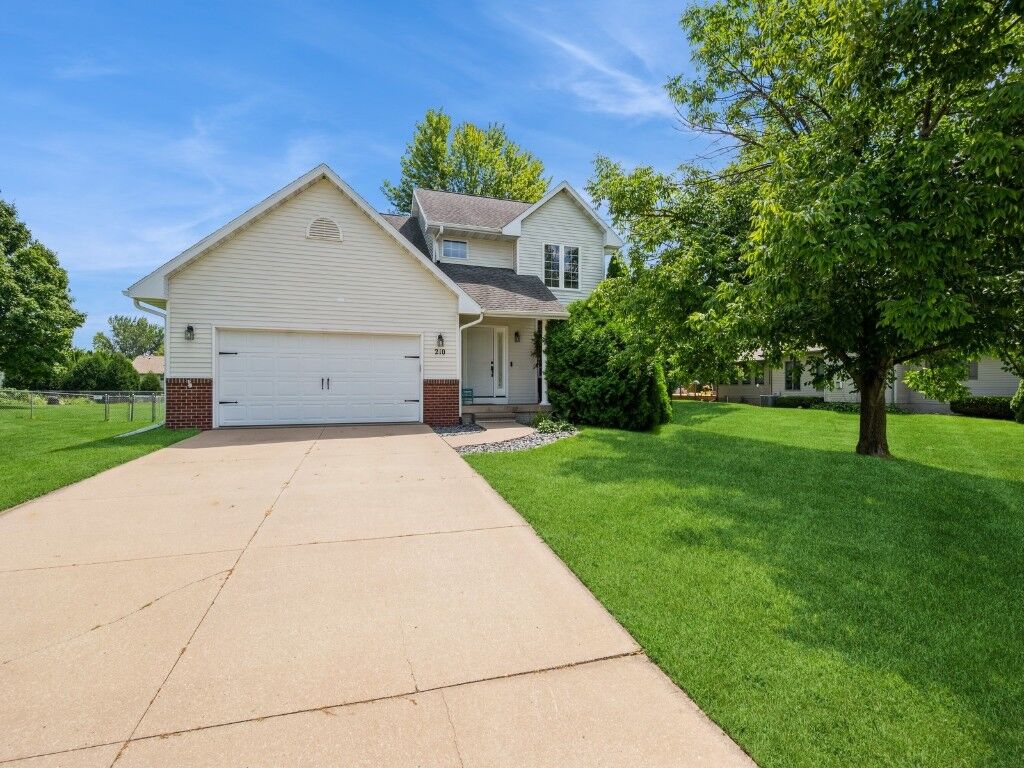 Property Photo:  210 Brougham Road  IA 52328 