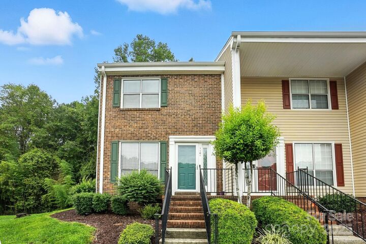 Property Photo:  1101 Surry Lane  NC 28054 