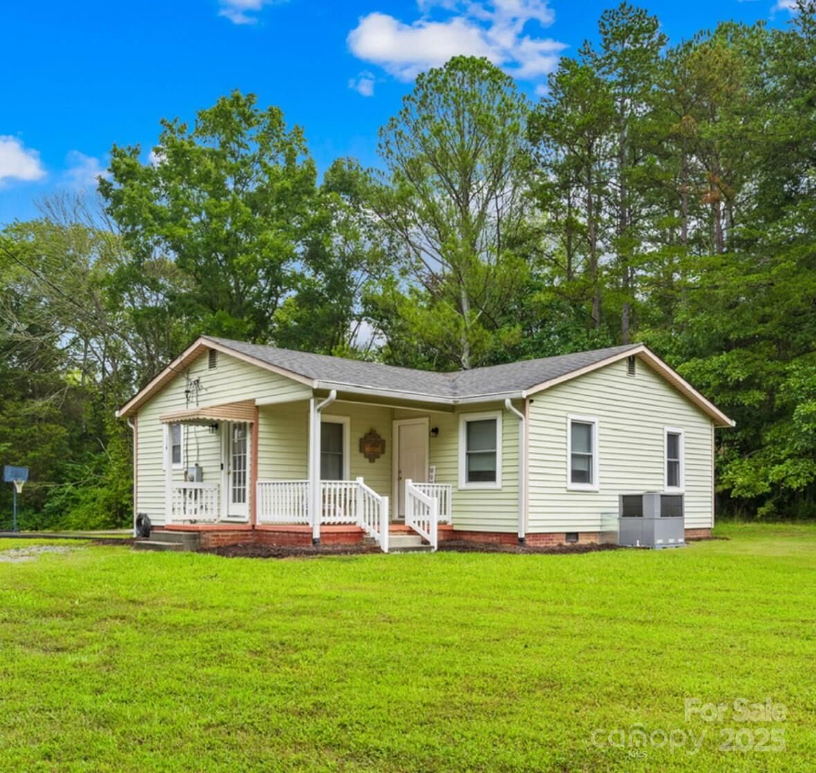 Property Photo: 114 Graham Acres Road NC 28147