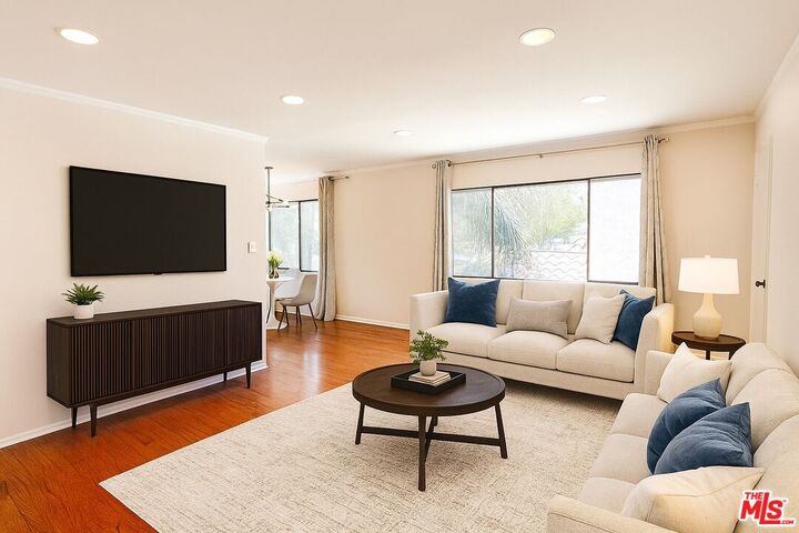 Property Photo:  506 N Flores St  CA 90048 