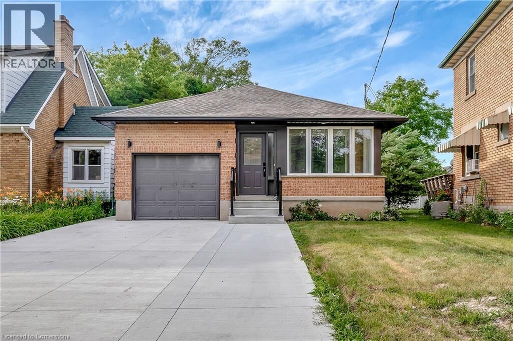 Property Photo: 126 Highland Road West ON N2M 3B8