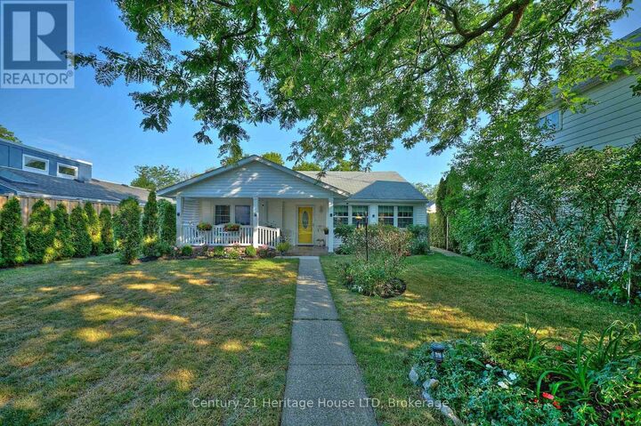 Property Photo: 662 Lakeshore Road West ON L2A 1B9