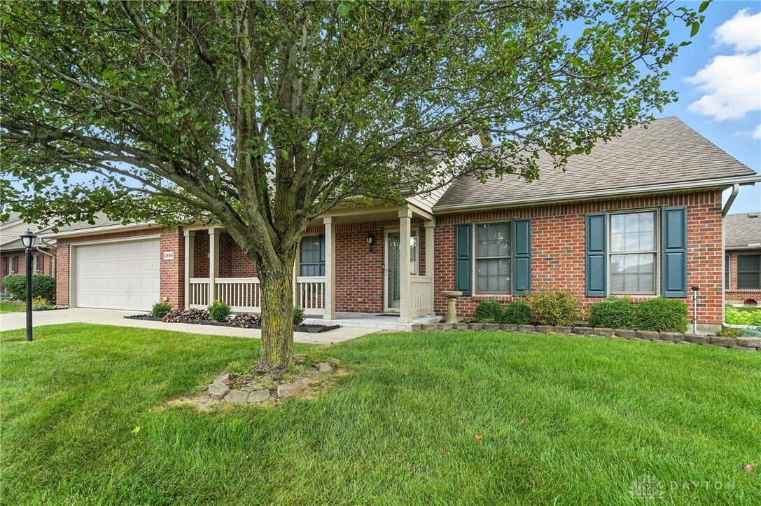 Property Photo:  1886 Willow Lakes Drive  OH 45502 