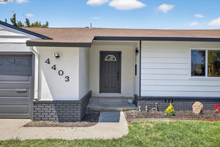Property Photo: 4403 Burke Way CA 94536