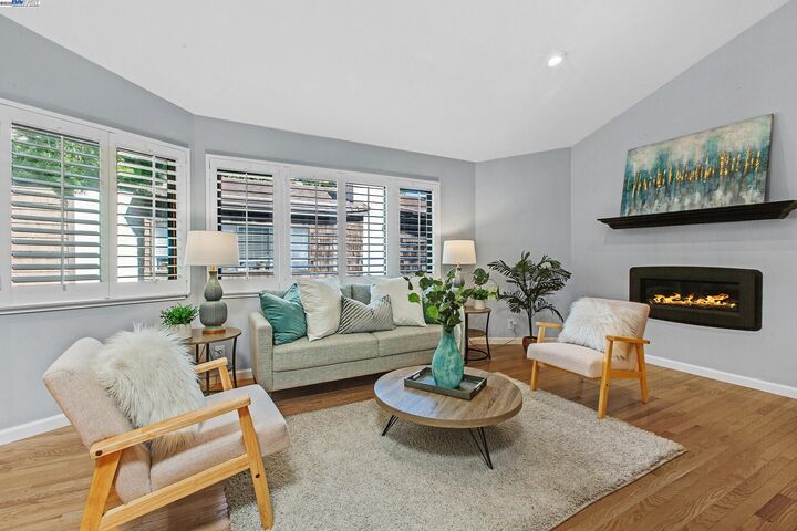 Property Photo: 480 N Winchester Blvd 9 CA 95050