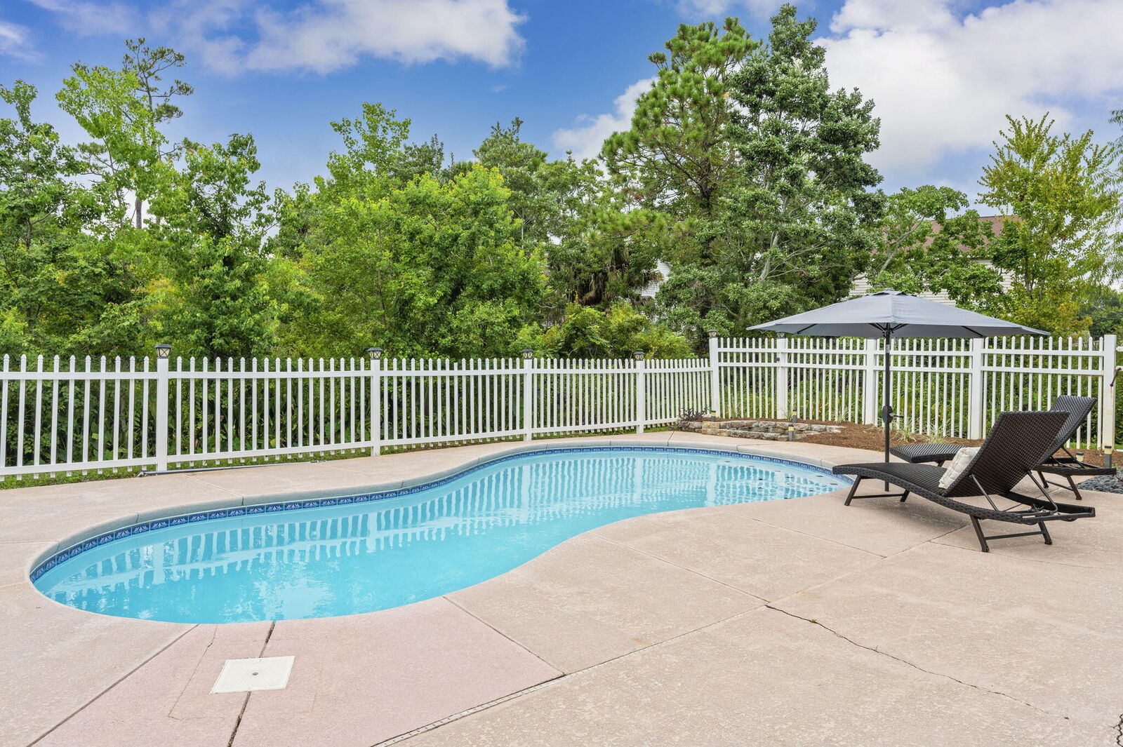 Property Photo:  843 Linda Drive  FL 32569