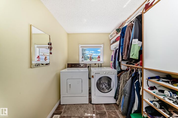 Photo de la propriété:  52316 Rge Rd 274  AB T7X 3T5 