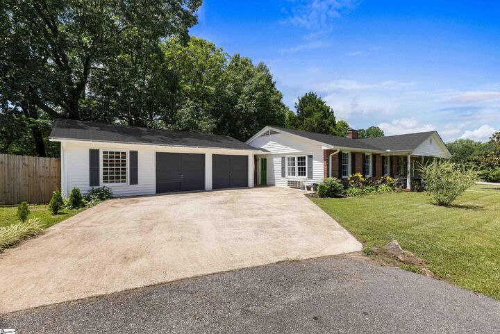 Property Photo:  300 Beaufort Street  SC 29615 