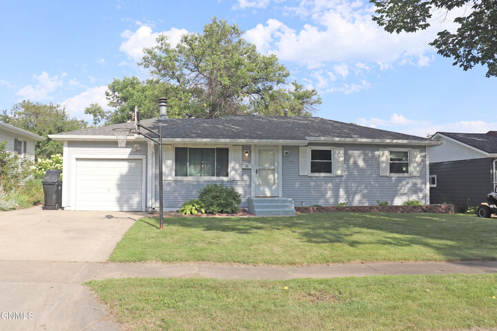 2105 St Joseph Drive  Bismarck ND 58501 photo