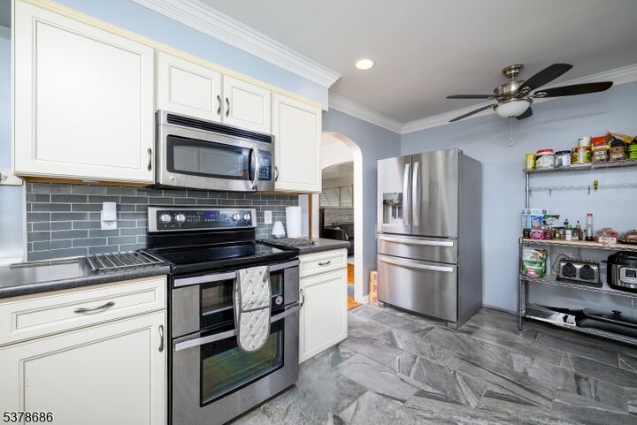 Property Photo:  10 Mary Ave  NJ 08863 