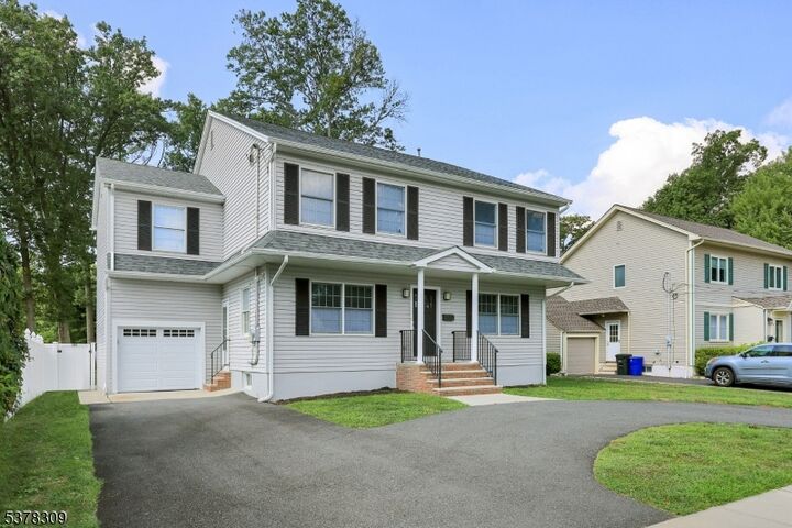 Property Photo:  11 Sherwood Road  NJ 07081 