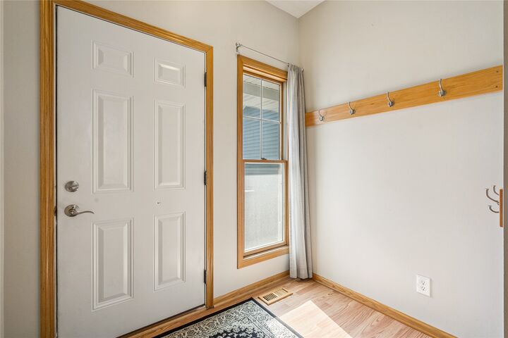 Property Photo:  513 E 4th Street  IA 50124 