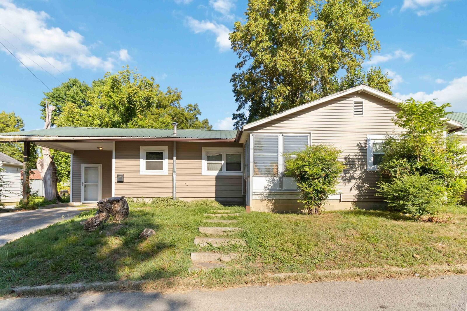 Property Photo: 107 North McCullum Avenue KY 42743